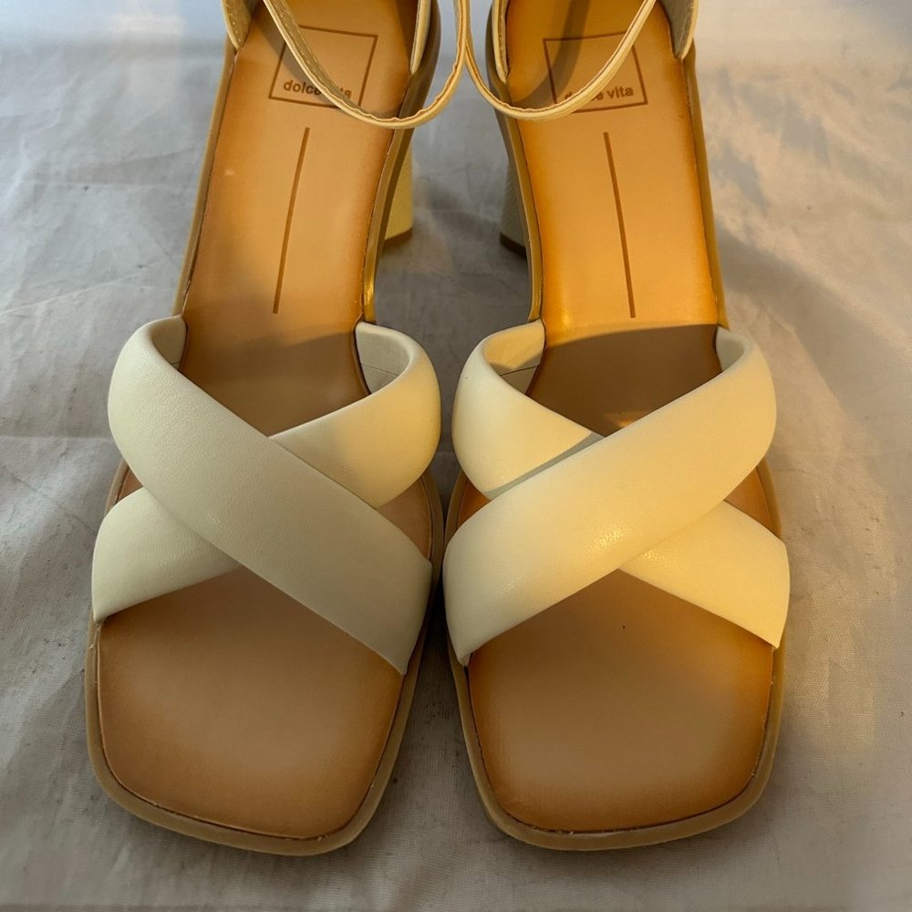 Dolce Vita  Farah Ankle Strap Sandal, Ivory  Women Size 10 & 11  NIB - Picture 3 of 7